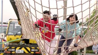 篮篮「肉贴男星」亲密互动！私密味道被认证「好香」