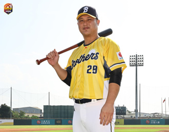 中職》陳俊秀首次披黃衫 直呼球衣好看