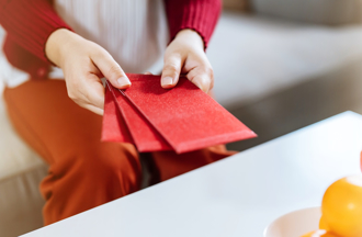 過年不回家！親戚為「2個月外甥討紅包」她傻眼 全網笑了：什麼咖？