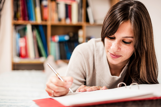處女座的人智商高、悟性高，非常勤奮好學，能在學習上取得優異成績，成為令人稱羡的學霸。（圖：shutterstock／達志）