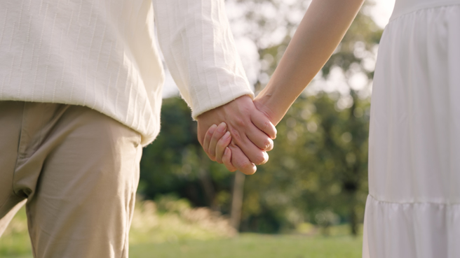 一名女网友觉得男友提议婚后生2胎、两人共同管理薪水，但她不愿意。（示意图：shutterstock／达志）