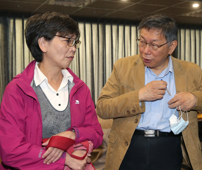 民眾党前立委蔡壁如与党主席柯文哲。（中时资料照，陈君玮摄）