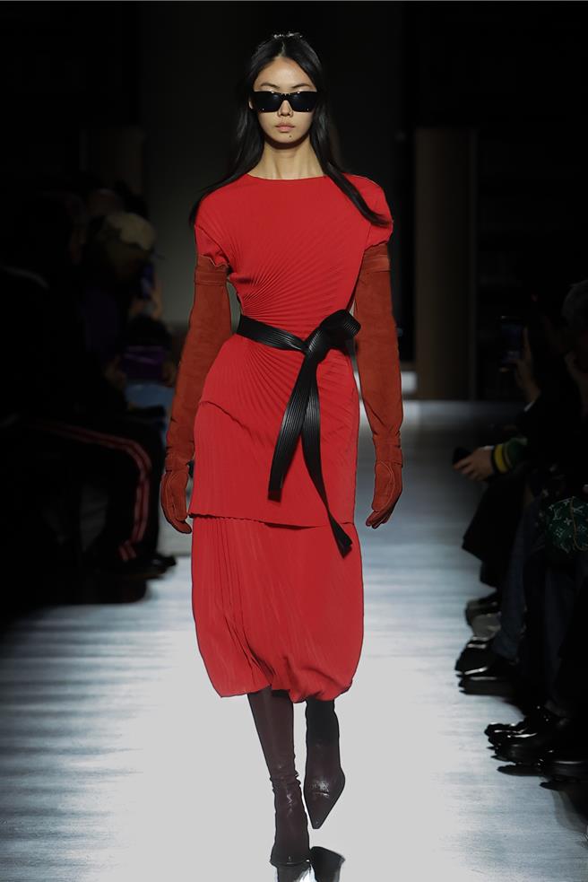 和服上的织锦带也成为设计灵感。（Kenzo提供／黄唯淯台北传真）