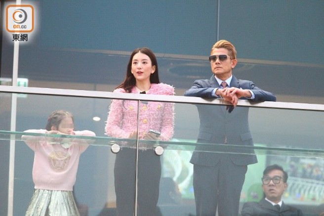 郭富城一家去马场观赛。（图／翻摄东网）