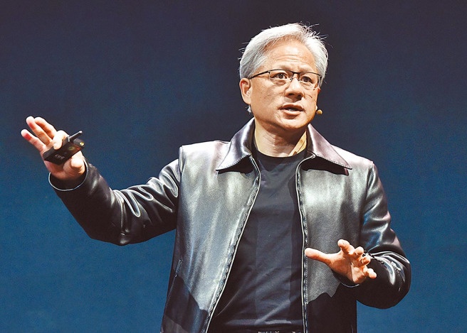 輝達執行長黃仁勳出席大陸年會時脫掉了招牌的黑皮衣。（圖／本報資料照片）