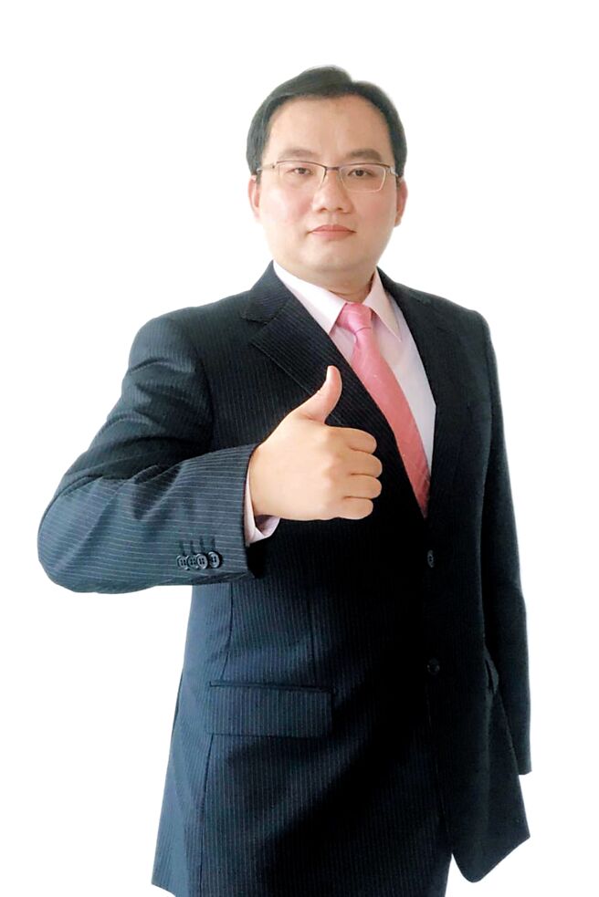 鼎烨投顾分析师黄勇文