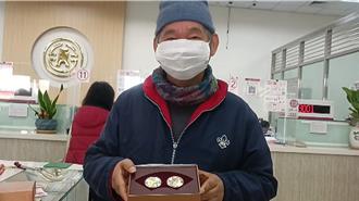 台東300套龍年套幣臨櫃開賣 排隊16小時搶到頭香