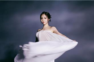 陈芳语悬吊惊险画面曝光！套薄纱冻到发抖升降逾50次