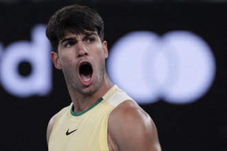 澳網》像在家自在 阿卡瑞茲快意晉8強