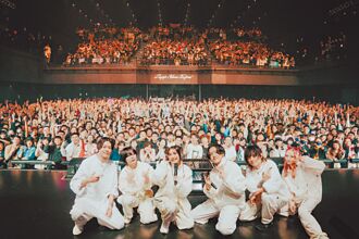 YOASOBI撂成串中文 壓軸飆神曲〈IDOL〉