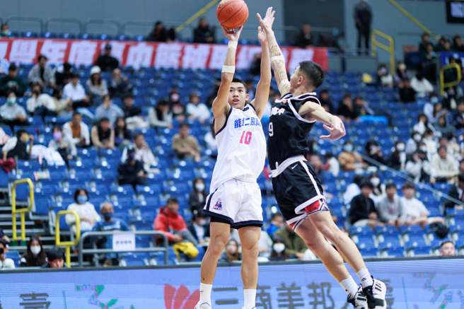 HBL男子组劲旅能仁家商在112学年赛事全胜晋级8强，势不可挡。（名衍行销提供）