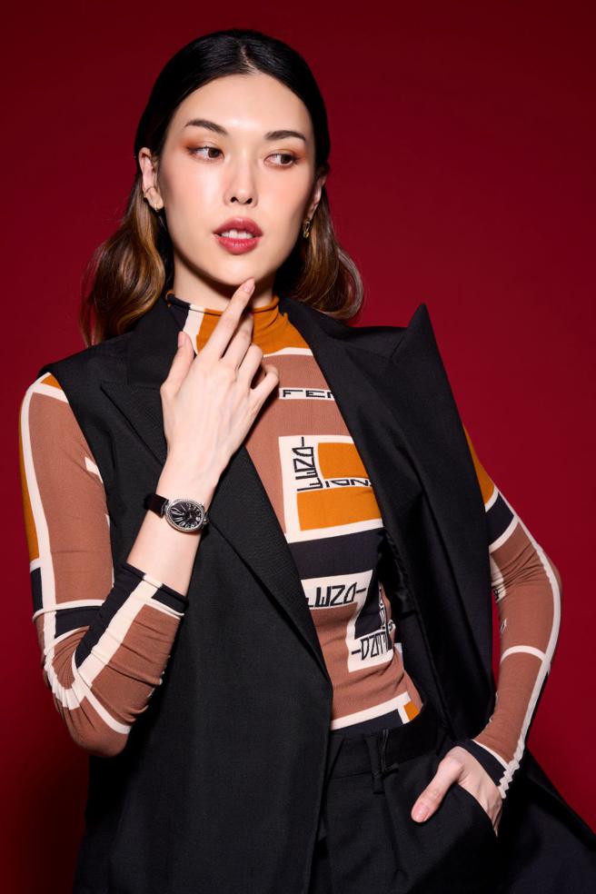 伊林超模王思偉受邀拍攝寶璣時尚專題，名表上身、貴氣逼人。（JOJ PHOTO攝，企畫／中時時尚，服裝提供／FENDI，梳化／任犀）