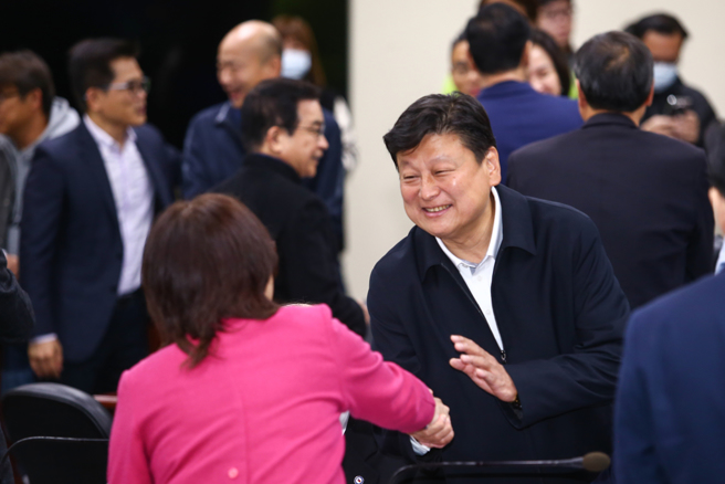 國民黨立委傅崑萁（右）。（鄧博仁攝）