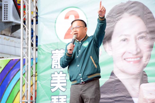 王义川此次名列民进党不分区立委提名第14名，在选战期间与新北市议员卓冠廷、政治评论员李正皓发起「抢救王义川」活动，成功在全台掀起风潮，更是让民进党政党票成绩超越2020年，成绩颇受党内肯定。(林和生摄)