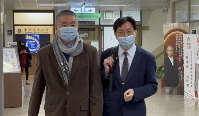 孔子74代子孙孔繁锦（图左）指侵就医的17岁女病患。（中时资料照）