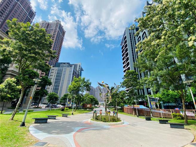 桃园龟山区和大园区在2023年下半年预售屋交易量较上半年增加超过4成，显示两地下半年的购屋需求相当强劲。（图／业者提供）