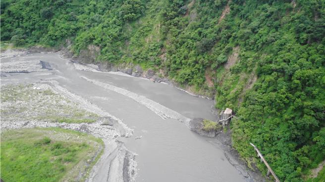 擔心大津取水口遭高雄市更改河道，揚言對方有動作不排除抗爭到底。(民眾提供)