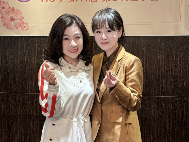 晶玺健康事业集团创办人何修榕(图左)表示，支持张如君所有的公益活动。(戴志扬翻摄)