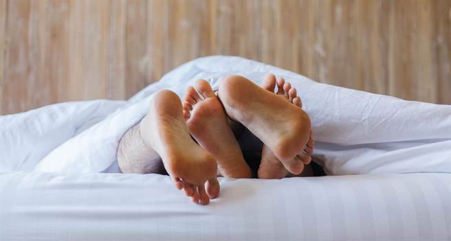 18岁男子与小女友发生3次性行为，挨告后，才知道她才12岁。(图shutterstock达志)