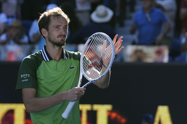 麦维德夫挺进到2024澳网男单8强。（美联社）