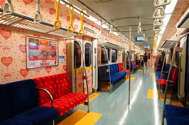 SIRAYA西拉雅号採用EMU 800型电联车，总座位数352个。（观光署提供）