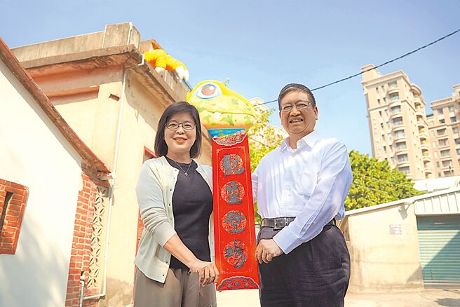 新竹縣政府人事將有大異動，文化局長李安妤（左）將升任縣府祕書長。（新竹縣府提供／邱立雅竹縣傳真）