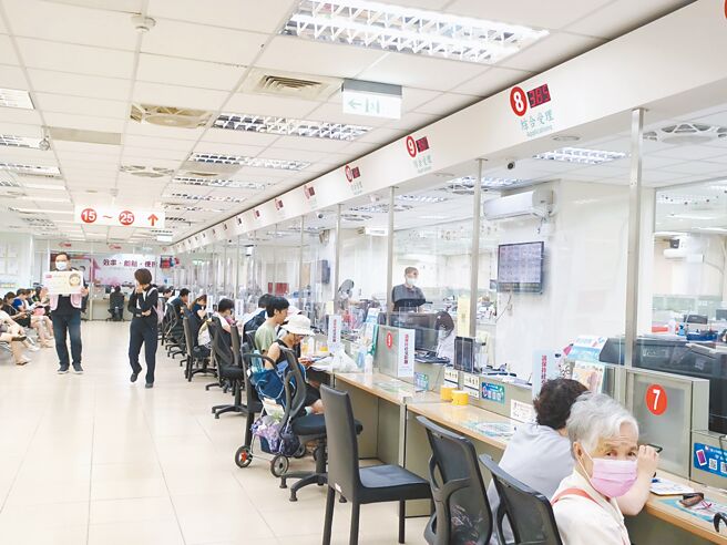 桃園市從母姓者7萬7231人，占比3.35％，在6都中最多。（賴佑維攝）