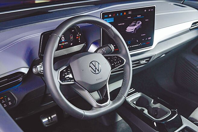 绝大多数驾驶控键都换成数位触控。（台湾福斯汽车提供）