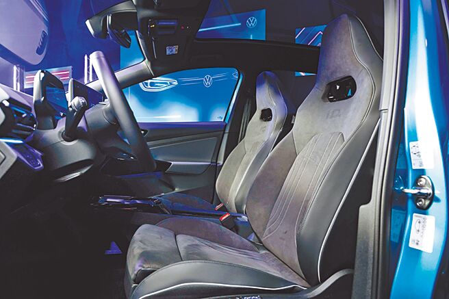 ID.4 Pro配置跑车化座椅，相当有型。（台湾福斯汽车提供）