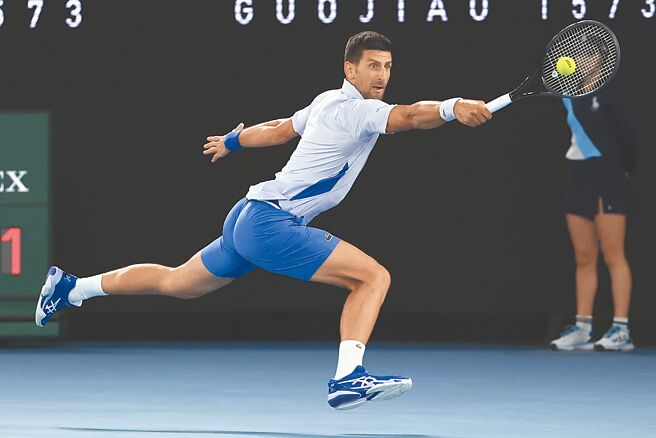 喬柯維奇只花104分鐘就解決對手挺進男單8強。（美聯社）