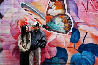 「花團錦簇在後巷」 新店彩繪美牆成打卡熱點