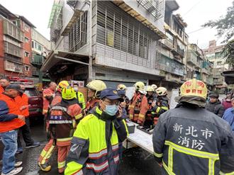 中和公寓竄火冒濃煙 8旬翁倒臥房內成焦屍