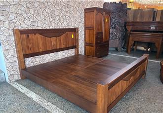 台南藏金阁今年首拍登场 二手家具、惜福脚踏车等抢购