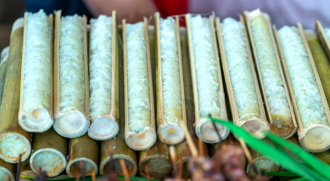 買竹筒飯詭聞烤肉味 撬開驚見蜷曲死屍 她食慾全無