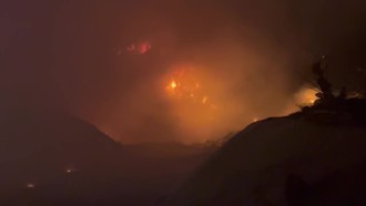 澎湖紅羅村垃圾掩埋場火警 東北季風助燃火勢猛烈