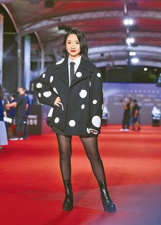 陶晶瑩落淚惜員工 提前發年終遣散費