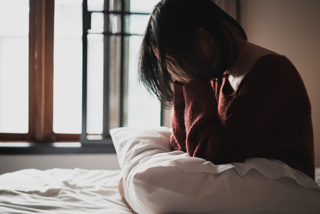 蔡女在丈夫死后整理遗物，却发现他持续与李女同居到死前。(图:shutterstock/达志)