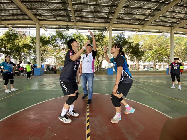 「傳藝盃全國躲避球賽」緣起於高雄市仁武區八卦國小教練團們長期培訓躲避球隊，堪稱是躲避球界的天王山。（圖片來源：高市體總躲避球委員會提供）