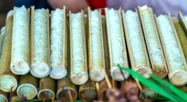 寮国一名女子买竹筒饭来吃，未料撬开竟看见一只壁虎尸体，让她顿时没有食欲。(图:shutterstock/达志)