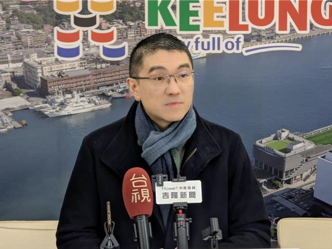 今年入冬以来最强寒流来袭，考量学生安全，基隆市政府授权各校评估寒假期间各校学生活动如寒辅、营队等是否停办。如经评估有停办必要，学校先行向家长通知，再报市府备查即可。（张志康摄）