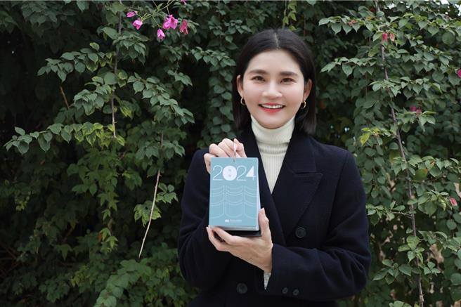 雲林縣府文觀處長陳璧君也有貢獻一則格言「你的刻意只是我的日常，看見雲林之美」。（陳璧君提供）