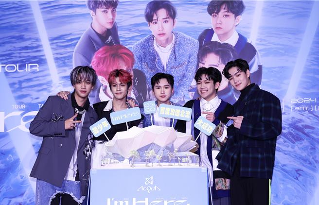 「AcQUA源少年」李秉谕（左起）、卢佾旸、黄莑茗、林毓家、须弘道23日宣布登北流开唱。（陈俊吉摄）