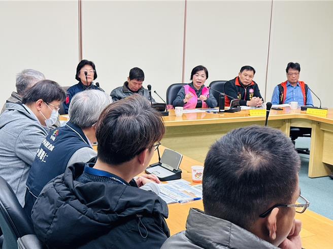 后丰大桥下游侧桥面新增引道，立委杨琼璎23日邀相关单位举行施工前说明会。（陈淑娥摄）