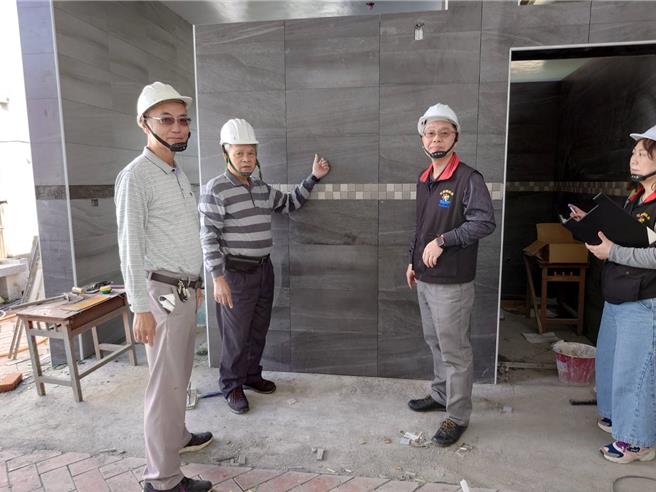 花莲富里乡竹田义民亭是南区客家族群的信仰中心，不过厕所老旧，多处不堪使用，增添如厕风险，县府为此斥资近120万元重新翻修，预计农历年前完成。（花莲县政府提供／罗亦晽花莲传真）