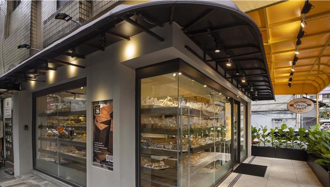 北市东区烘焙名店「普诺麵包坊忠孝店」，祭晚鸟新春开运礼盒，最低450元起。（普诺麵包坊提供）