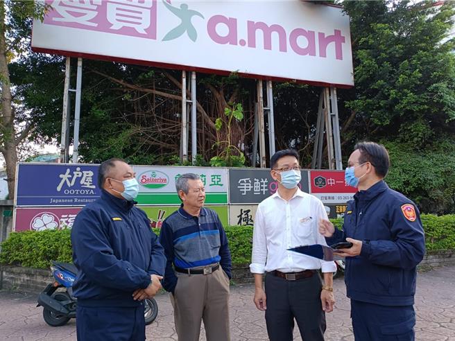 桃園分局實地至轄內火車站、百貨、景福宮等地點，和地方會勘協調。(警方提供／蔡依珍桃園傳真)