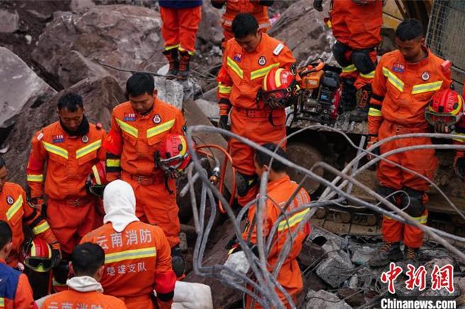 雲南鎮雄山體滑坡災害已致31人遇難。（中新網）