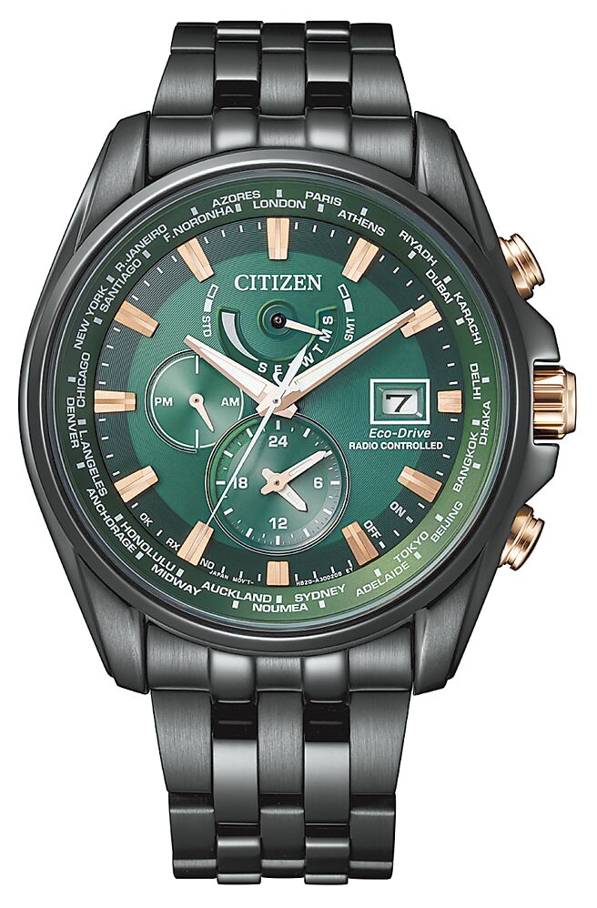 CITIZEN光動能全球電波對時腕表AT9128-87X，3萬800元。（CITIZEN提供）