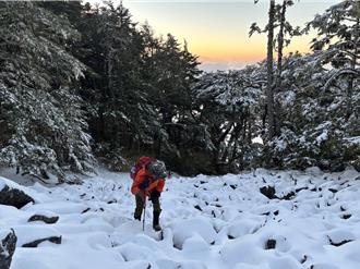 天兵男女攀「武陵四秀」  迷途雪中失温还拒救险丧命