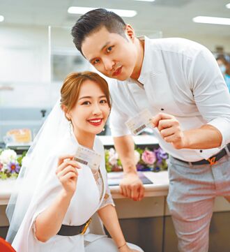 賴薇如升格人妻拚試管嬰兒